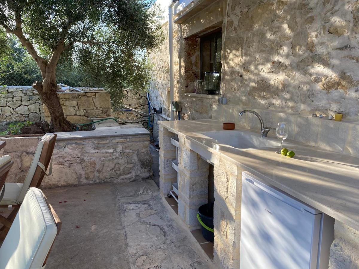 Old Stone Villa In Apokoronas Villa Nostalgia Kreta Fílippos Exterior photo